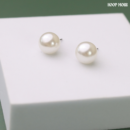 PEARL CLASSIC STUDS