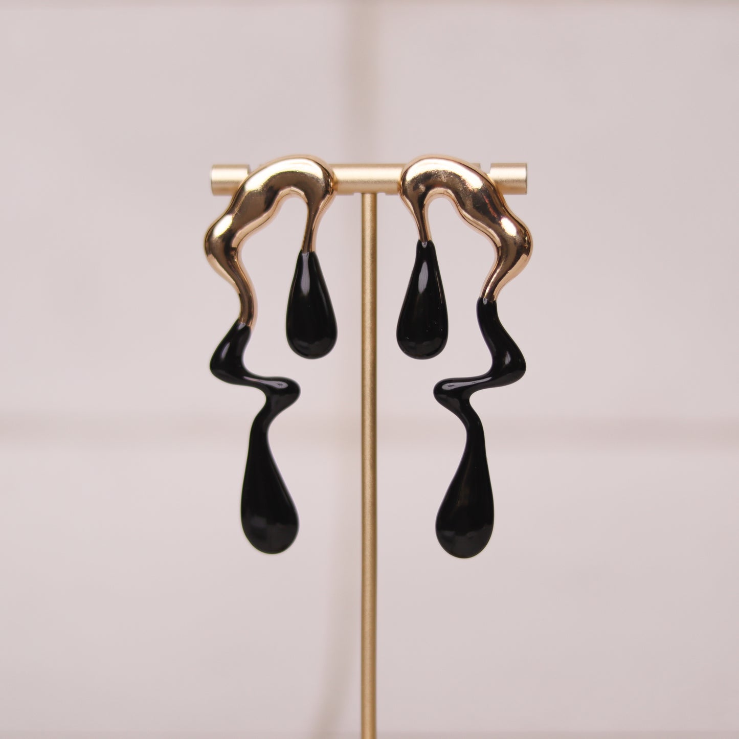 mercury earrings black2
