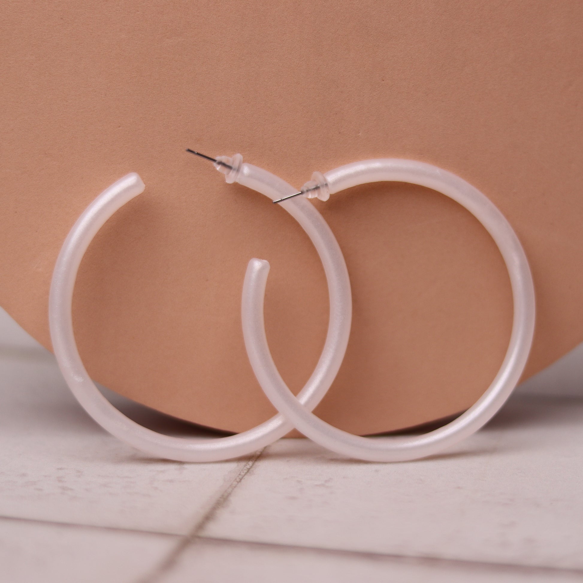 soda hoops metallic white3