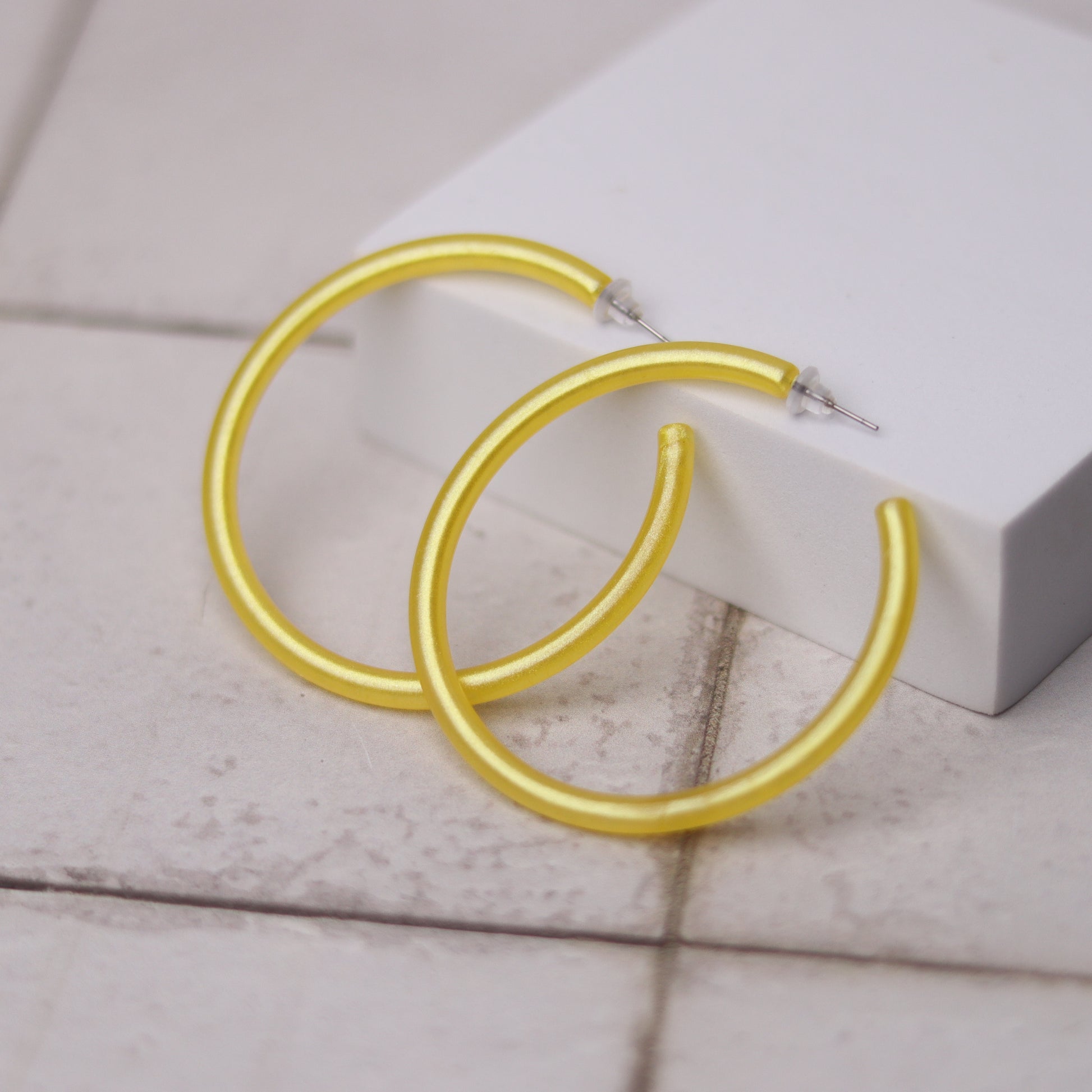 soda hoops metallic yellow3
